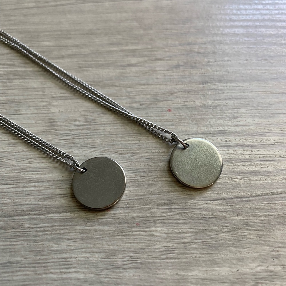 Matching necklaces - Picture 2 of 2